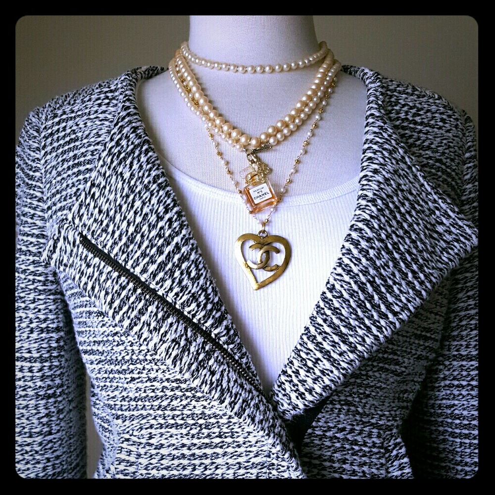 CHANEL Pearl Necklace & Perfume Collectible Mini